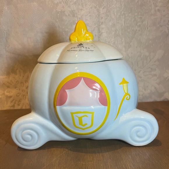 Cinderella Pumpkin Carriage Jar - Picture 1 of 4